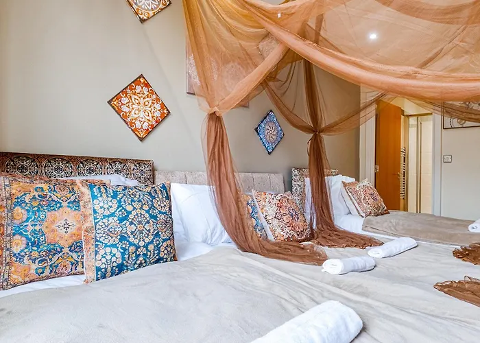 Moroccan Charm, Sleeps 8, Underground Parking
