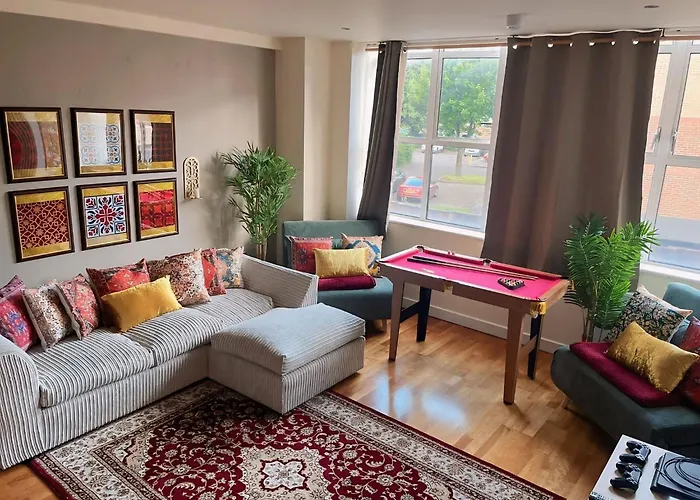 Moroccan Charm, Sleeps 8, Underground Parking