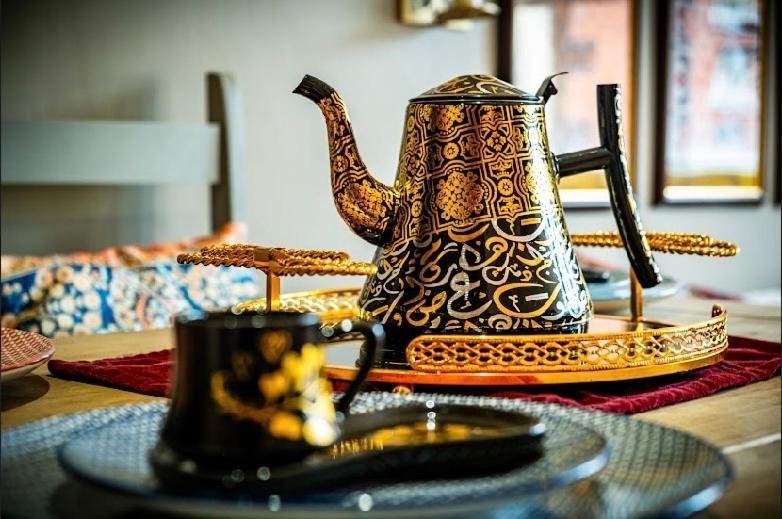 Apartment Moroccan Charm, Sleeps 8, Underground Parking