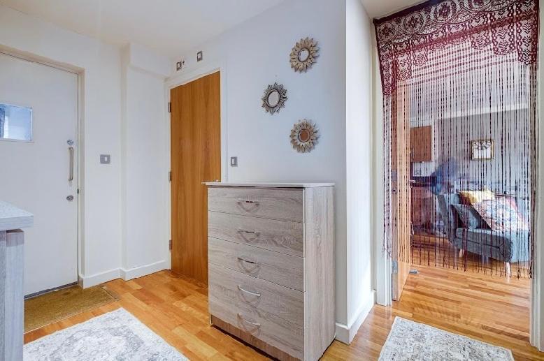 Apartment Moroccan Charm, Sleeps 8, Underground Parking Birmingham