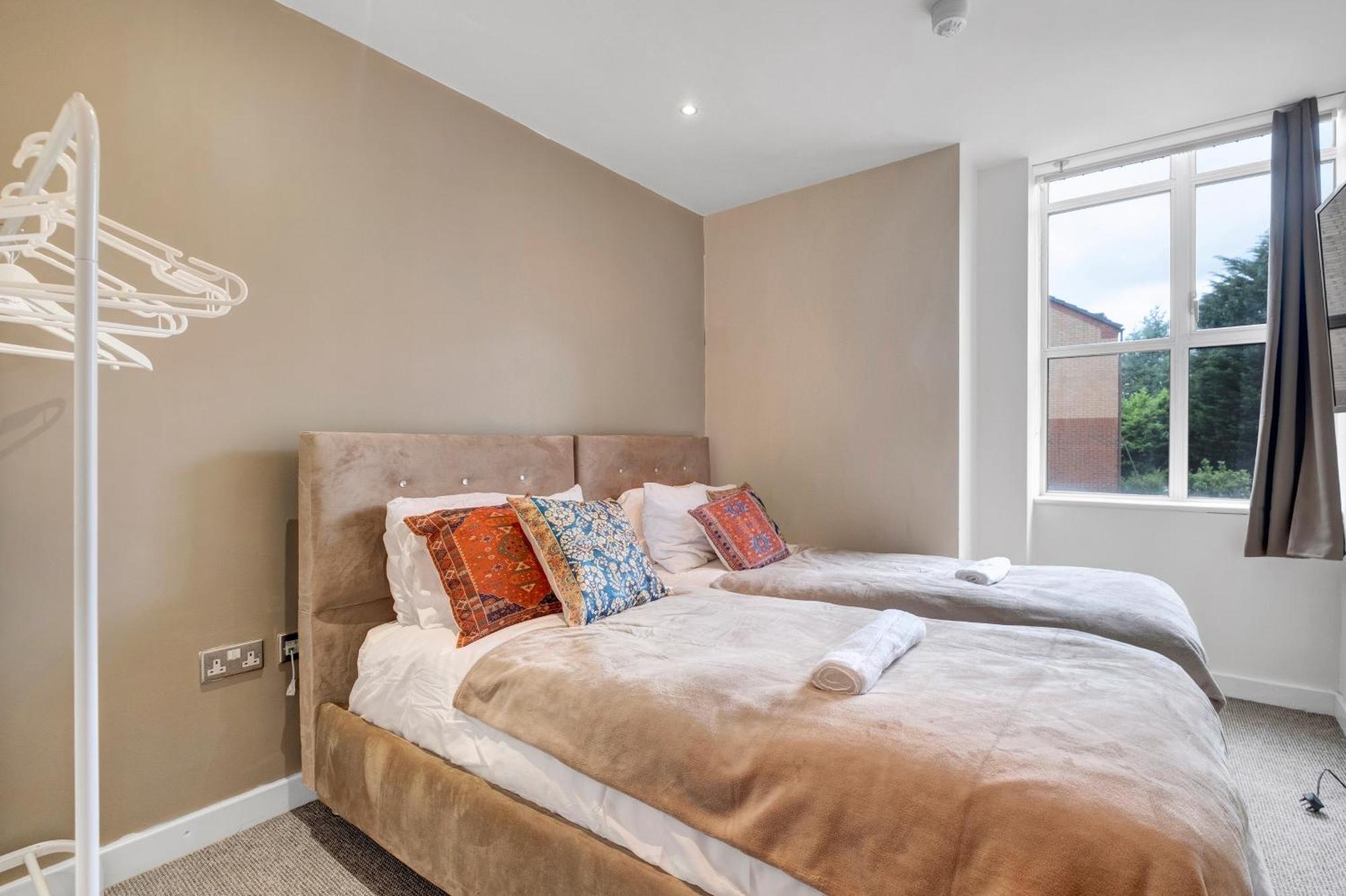 Apartment Moroccan Charm, Sleeps 8, Underground Parking