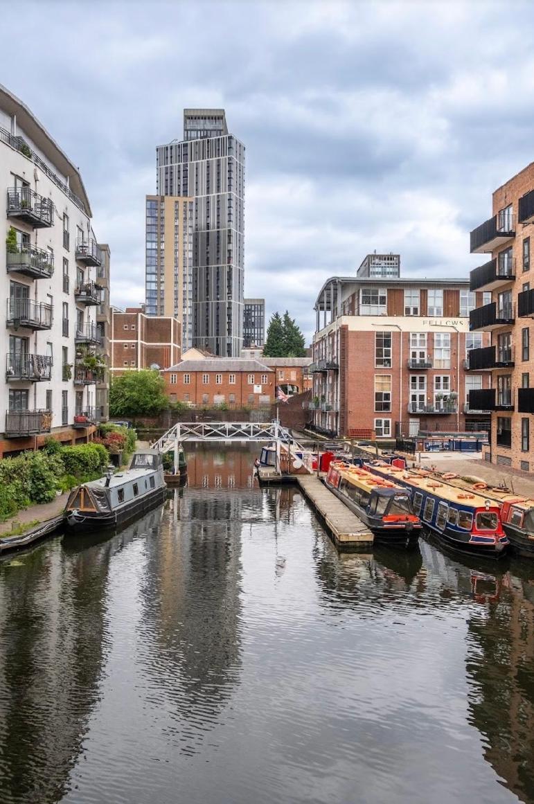 Apartment Moroccan Charm, Sleeps 8, Underground Parking Birmingham