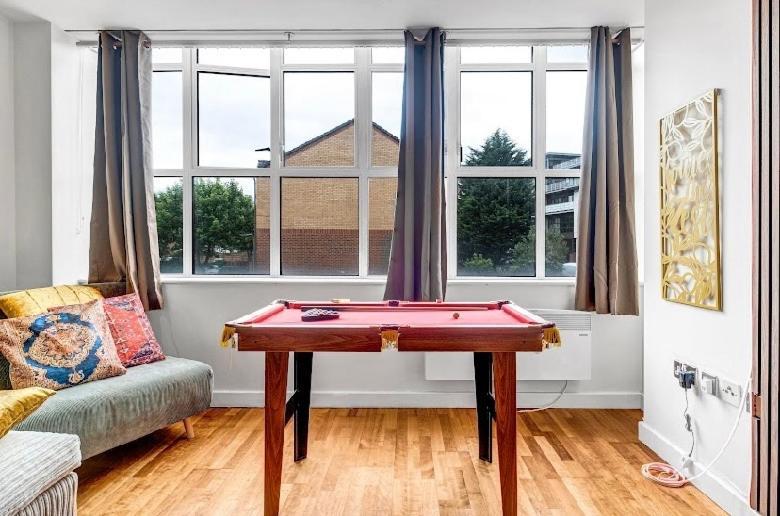 Moroccan Charm, Sleeps 8, Underground Parking Birmingham
